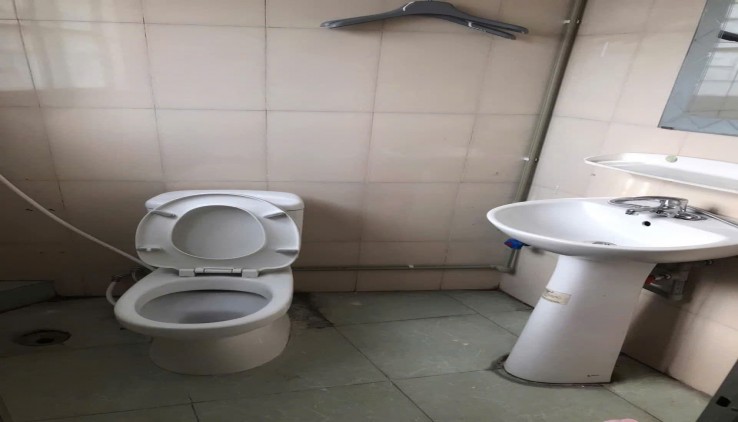 Cho thuê nhà ngõ 65 Đặng Văn Ngữ, 40m2, 2 tầng, 4 ngủ, 11 Triệu
